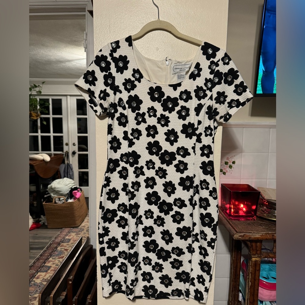 Vintage ADRIENNE VITTADINI Black/White floral crystal dress size 4